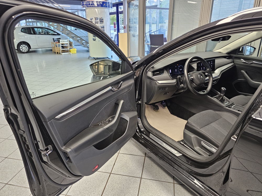 Skoda Octavia Combi  bei Hoffmann Automobile in Wolfsburg kaufen und sofort mitnehmen - Bild 26