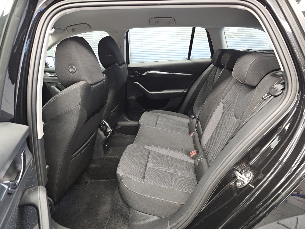 Skoda Octavia Combi  bei Hoffmann Automobile in Wolfsburg kaufen und sofort mitnehmen - Bild 6