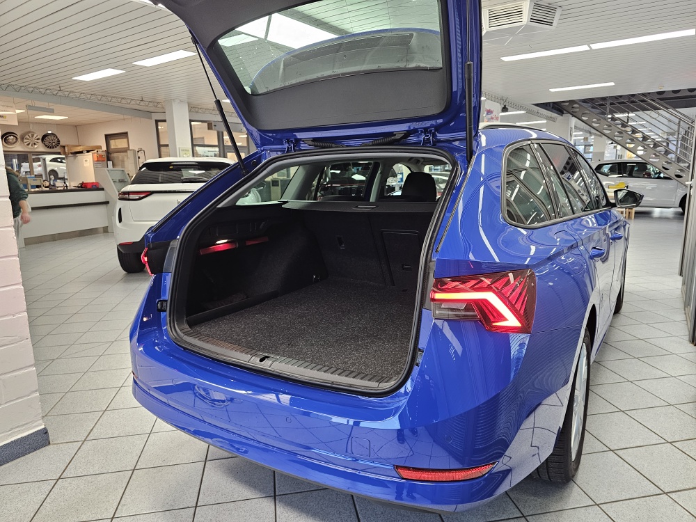 Skoda Octavia Combi  bei Hoffmann Automobile in Wolfsburg kaufen und sofort mitnehmen - Bild 2