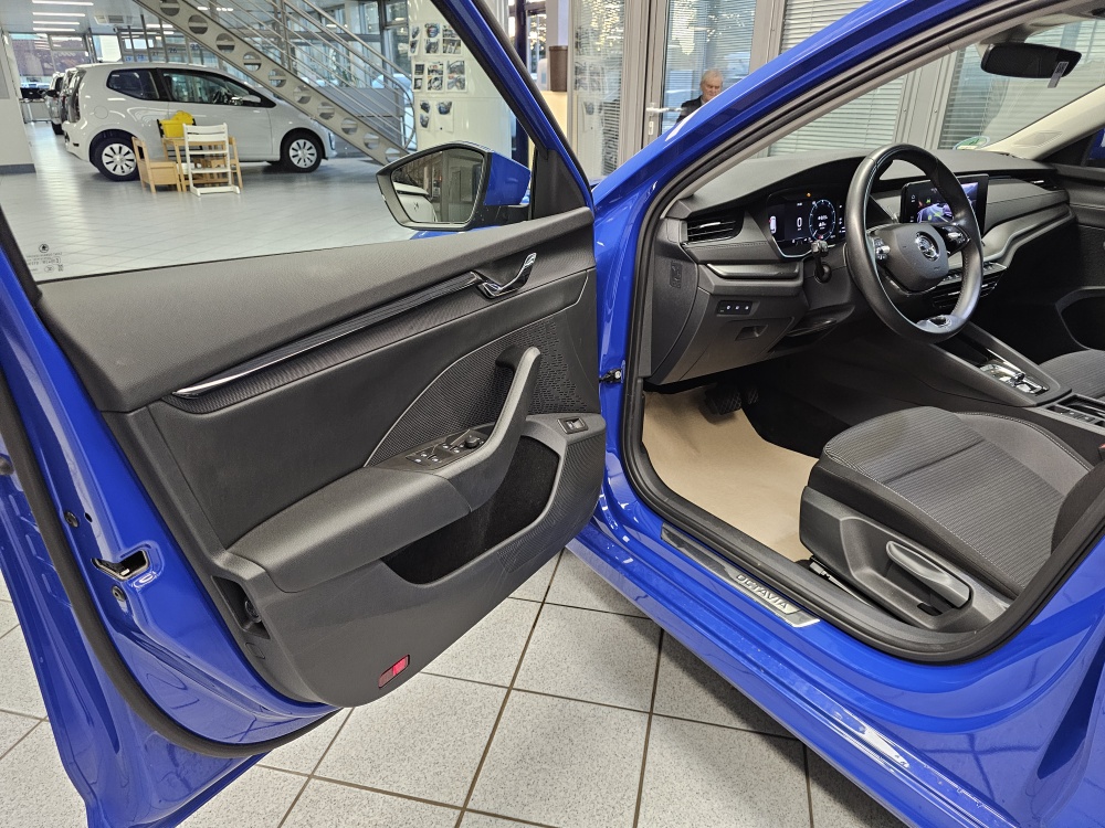 Skoda Octavia Combi  bei Hoffmann Automobile in Wolfsburg kaufen und sofort mitnehmen - Bild 28