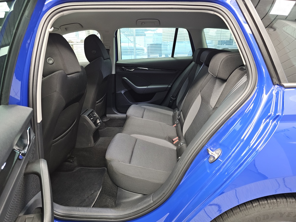 Skoda Octavia Combi  bei Hoffmann Automobile in Wolfsburg kaufen und sofort mitnehmen - Bild 5