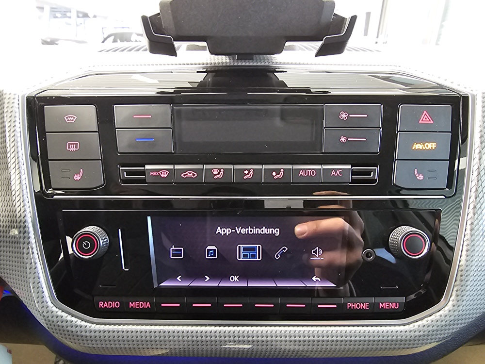 VW e-up!  bei Hoffmann Automobile in Wolfsburg kaufen und sofort mitnehmen - Bild 11