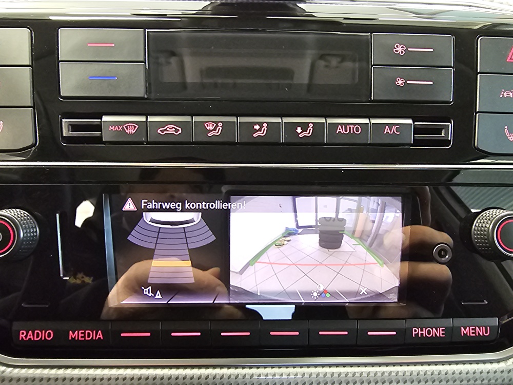 VW e-up!  bei Hoffmann Automobile in Wolfsburg kaufen und sofort mitnehmen - Bild 16