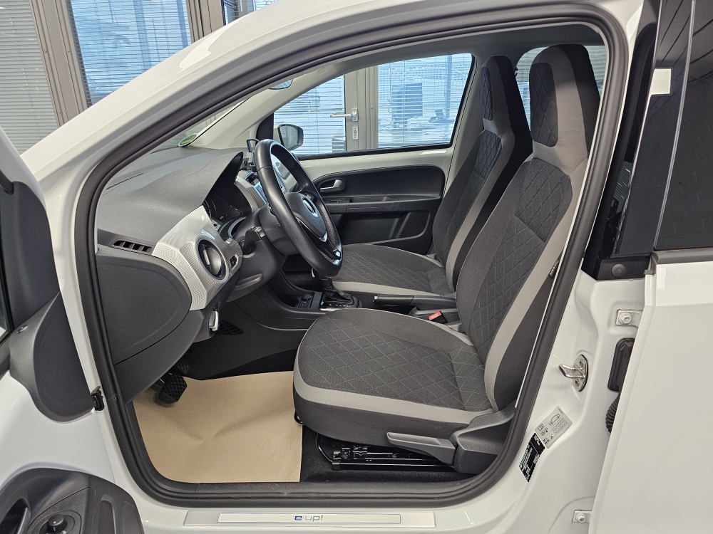 VW e-up!  bei Hoffmann Automobile in Wolfsburg kaufen und sofort mitnehmen - Bild 22