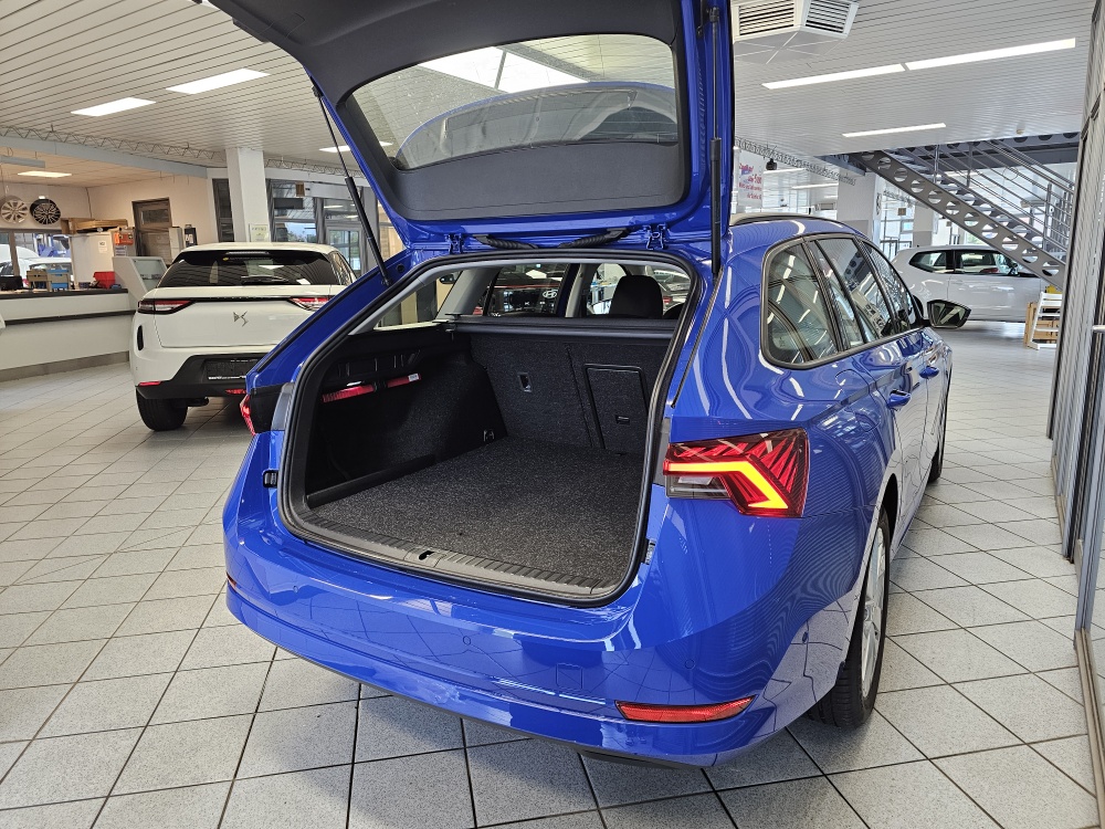 Skoda Octavia Combi  bei Hoffmann Automobile in Wolfsburg kaufen und sofort mitnehmen - Bild 2