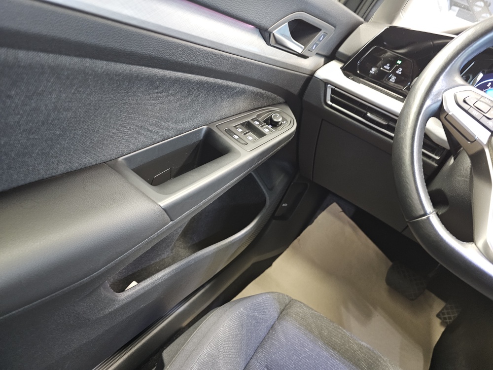 VW Golf Variant  bei Hoffmann Automobile in Wolfsburg kaufen und sofort mitnehmen - Bild 24