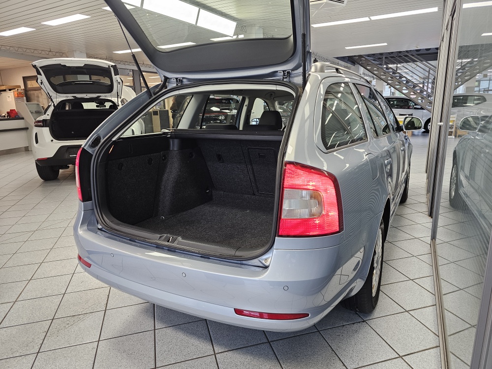 Skoda Octavia Combi  bei Hoffmann Automobile in Wolfsburg kaufen und sofort mitnehmen - Bild 2
