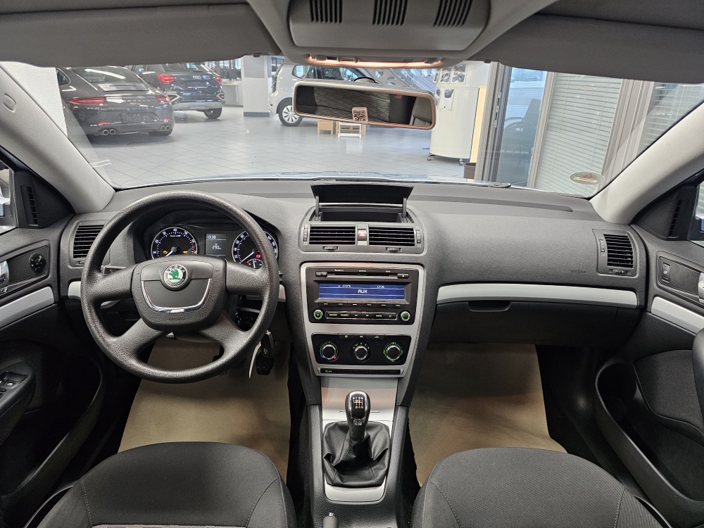 Skoda Octavia Combi  bei Hoffmann Automobile in Wolfsburg kaufen und sofort mitnehmen - Bild 7