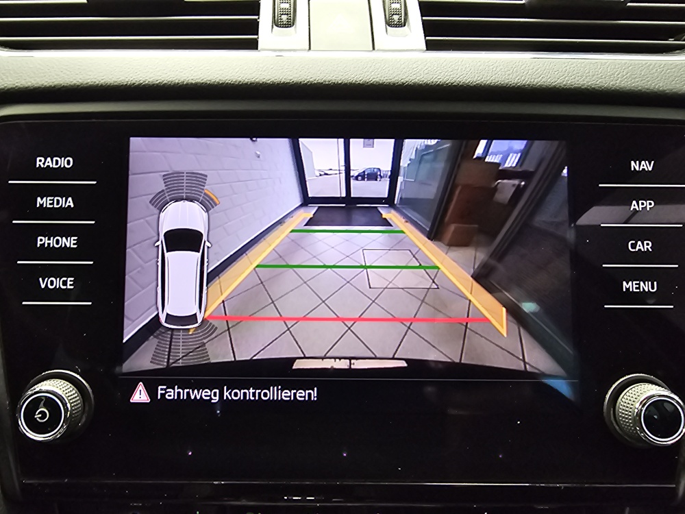 Skoda Octavia Combi  bei Hoffmann Automobile in Wolfsburg kaufen und sofort mitnehmen - Bild 16
