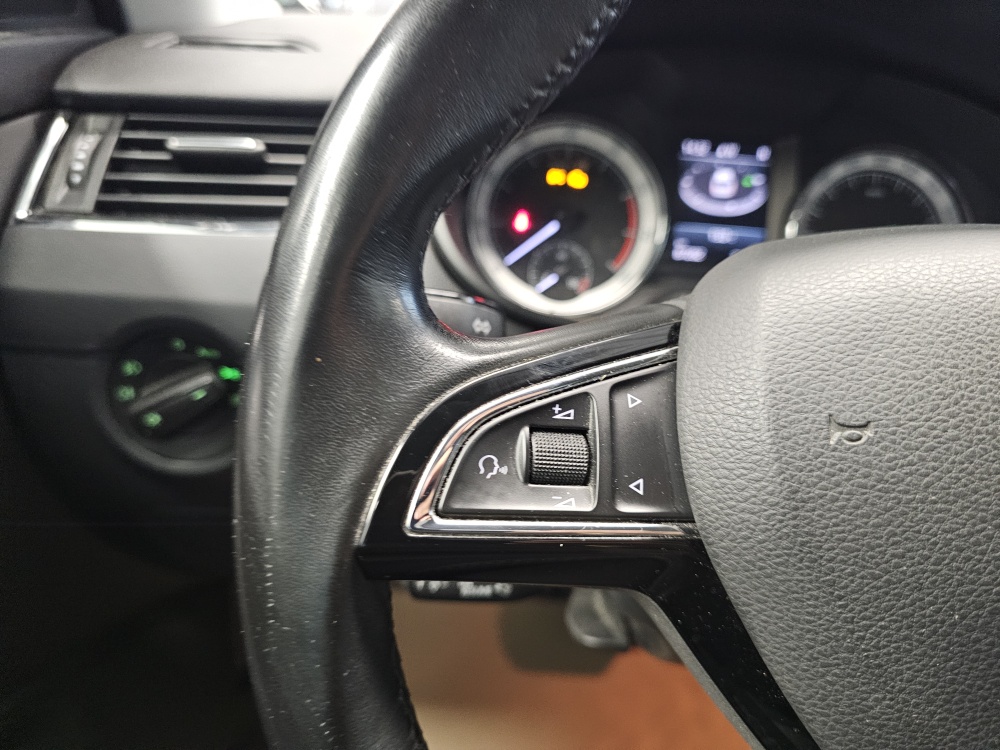 Skoda Octavia Combi  bei Hoffmann Automobile in Wolfsburg kaufen und sofort mitnehmen - Bild 18