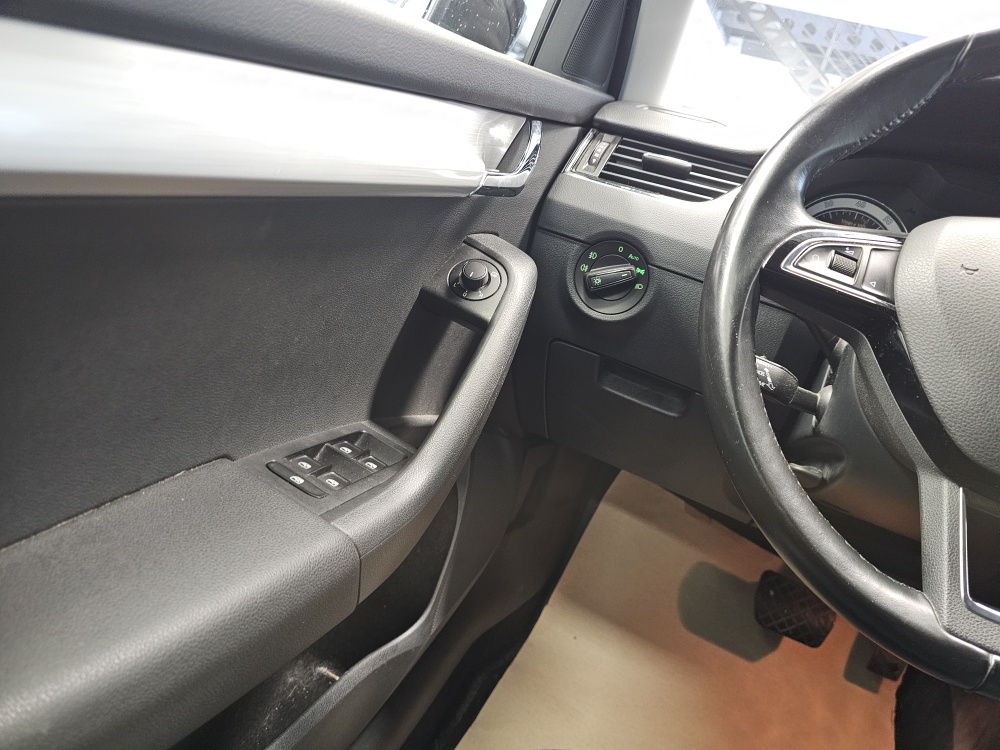 Skoda Octavia Combi  bei Hoffmann Automobile in Wolfsburg kaufen und sofort mitnehmen - Bild 19