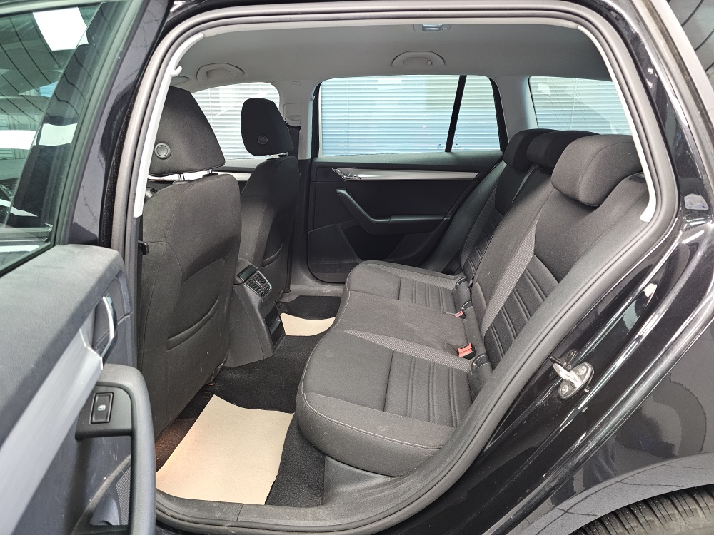 Skoda Octavia Combi  bei Hoffmann Automobile in Wolfsburg kaufen und sofort mitnehmen - Bild 5