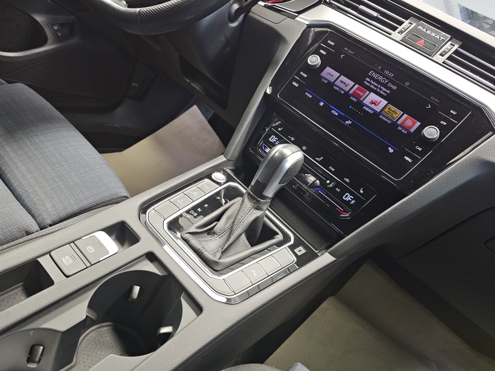 VW Passat Variant  bei Hoffmann Automobile in Wolfsburg kaufen und sofort mitnehmen - Bild 13