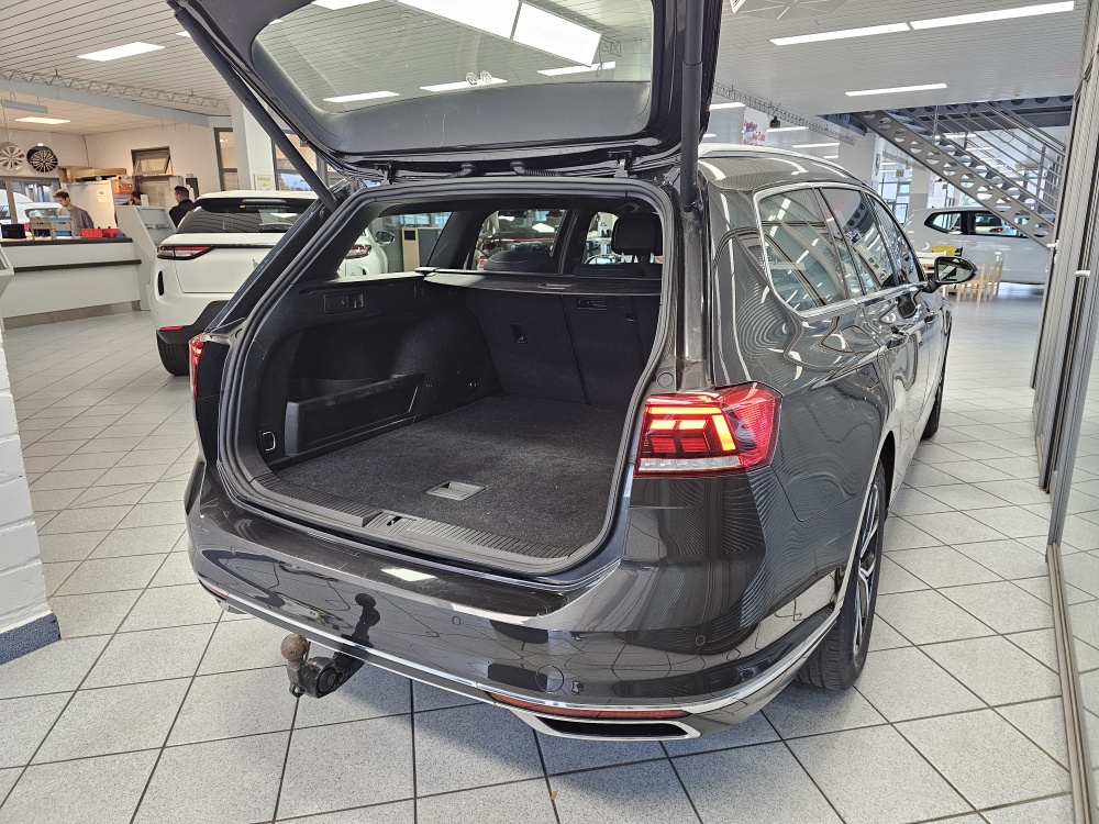 VW Passat Variant  bei Hoffmann Automobile in Wolfsburg kaufen und sofort mitnehmen - Bild 2