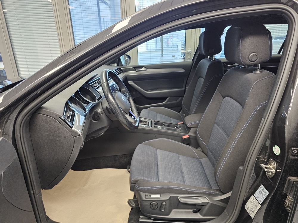 VW Passat Variant  bei Hoffmann Automobile in Wolfsburg kaufen und sofort mitnehmen - Bild 35