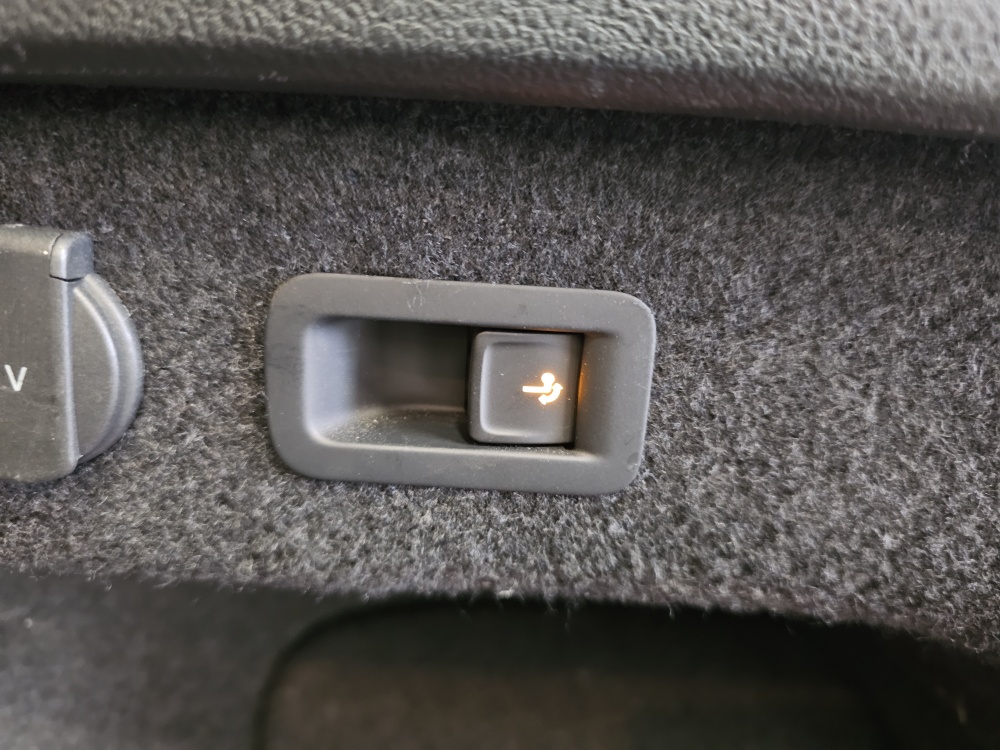 VW Passat Variant  bei Hoffmann Automobile in Wolfsburg kaufen und sofort mitnehmen - Bild 4