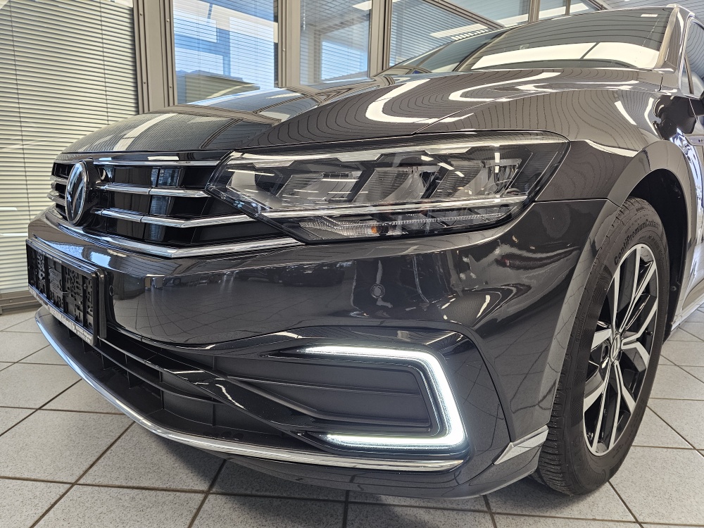 VW Passat Variant  bei Hoffmann Automobile in Wolfsburg kaufen und sofort mitnehmen - Bild 41