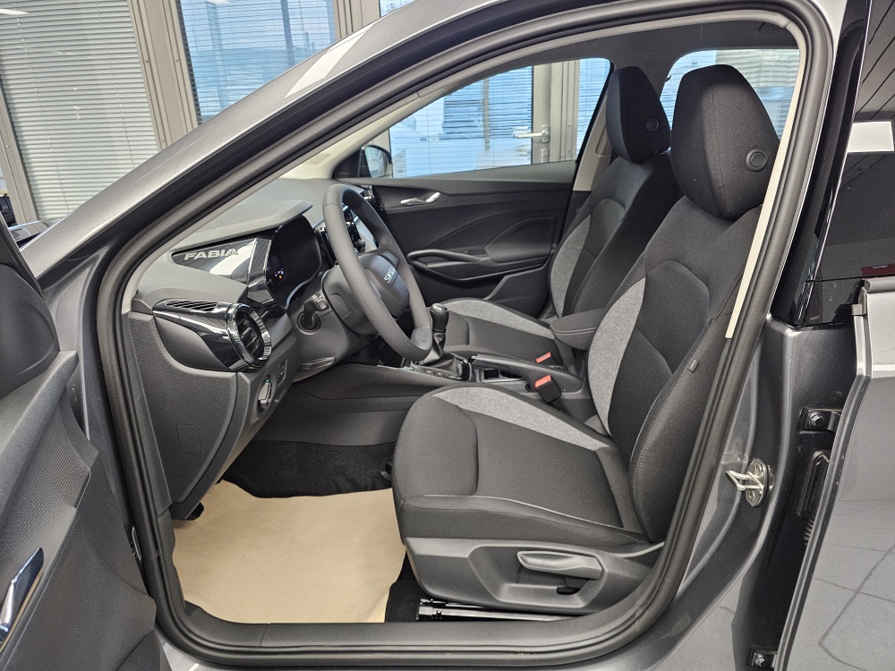 Skoda Fabia  bei Hoffmann Automobile in Wolfsburg kaufen und sofort mitnehmen - Bild 18