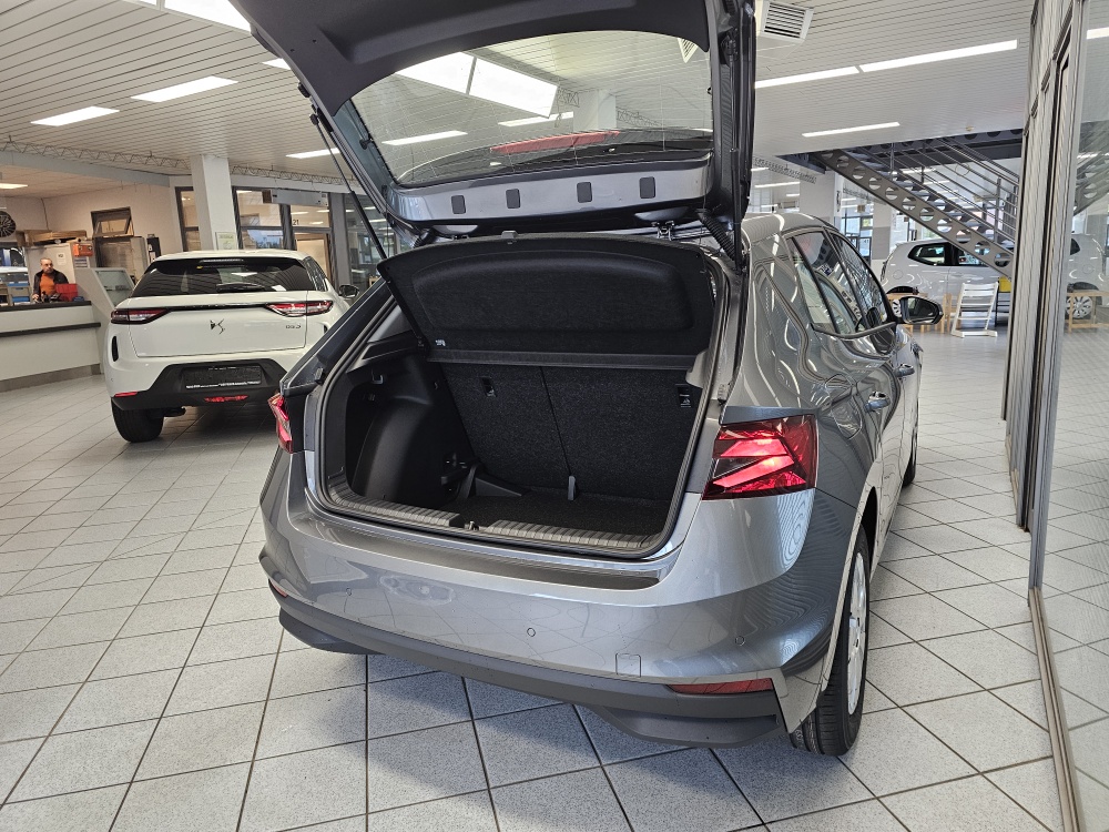 Skoda Fabia  bei Hoffmann Automobile in Wolfsburg kaufen und sofort mitnehmen - Bild 2