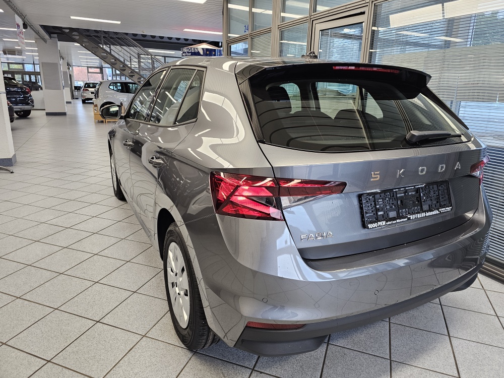 Skoda Fabia  bei Hoffmann Automobile in Wolfsburg kaufen und sofort mitnehmen - Bild 3