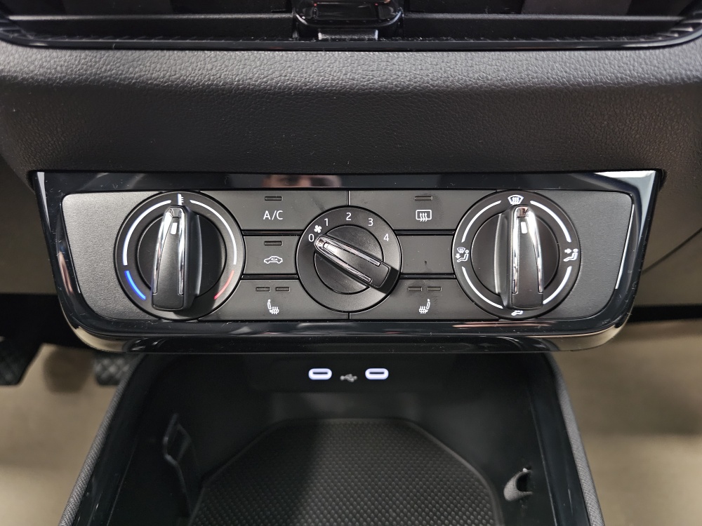 Skoda Fabia  bei Hoffmann Automobile in Wolfsburg kaufen und sofort mitnehmen - Bild 7