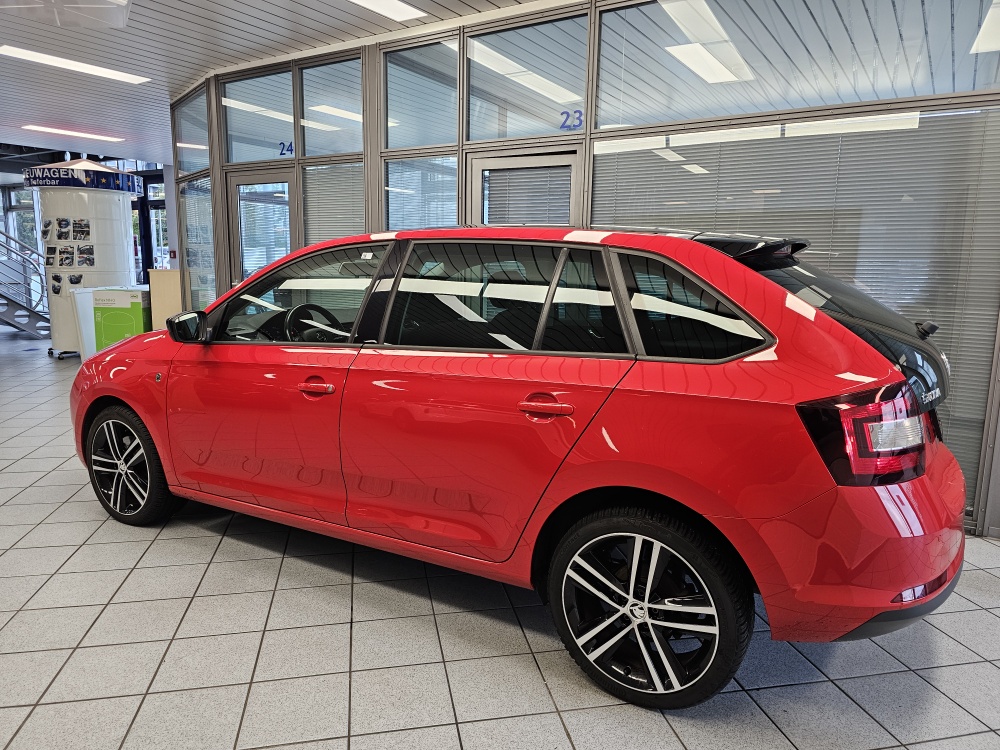 Skoda Rapid Spaceback  bei Hoffmann Automobile in Wolfsburg kaufen und sofort mitnehmen - Bild 17