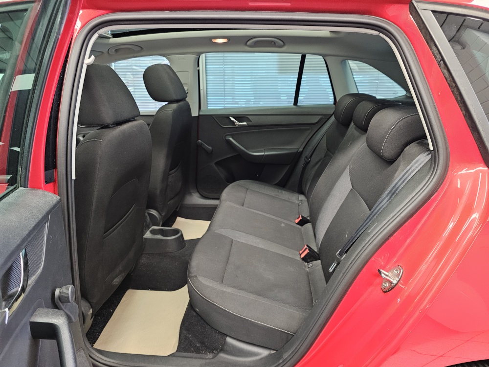Skoda Rapid Spaceback  bei Hoffmann Automobile in Wolfsburg kaufen und sofort mitnehmen - Bild 4
