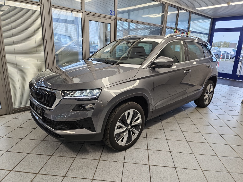 Skoda Karoq Selection für nur 24.900,- € bei Hoffmann Automobile in Wolfsburg kaufen und sofort mitnehmen