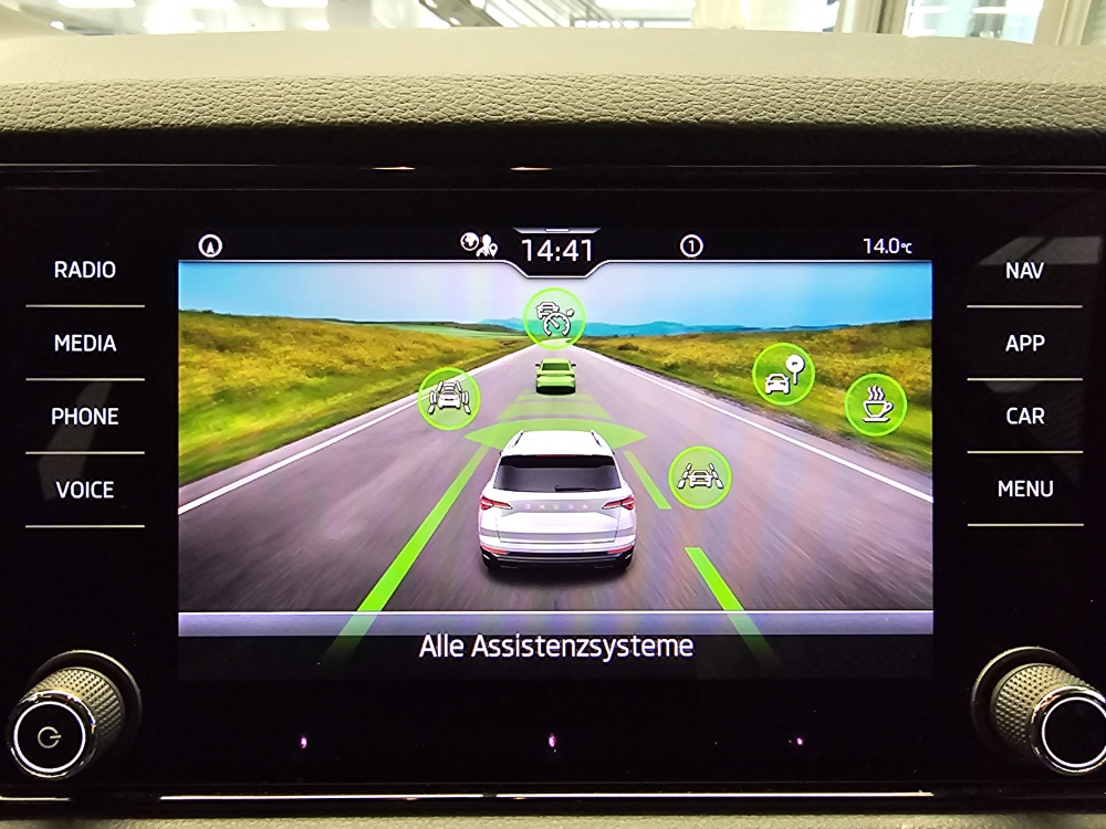 Skoda Karoq  bei Hoffmann Automobile in Wolfsburg kaufen und sofort mitnehmen - Bild 11