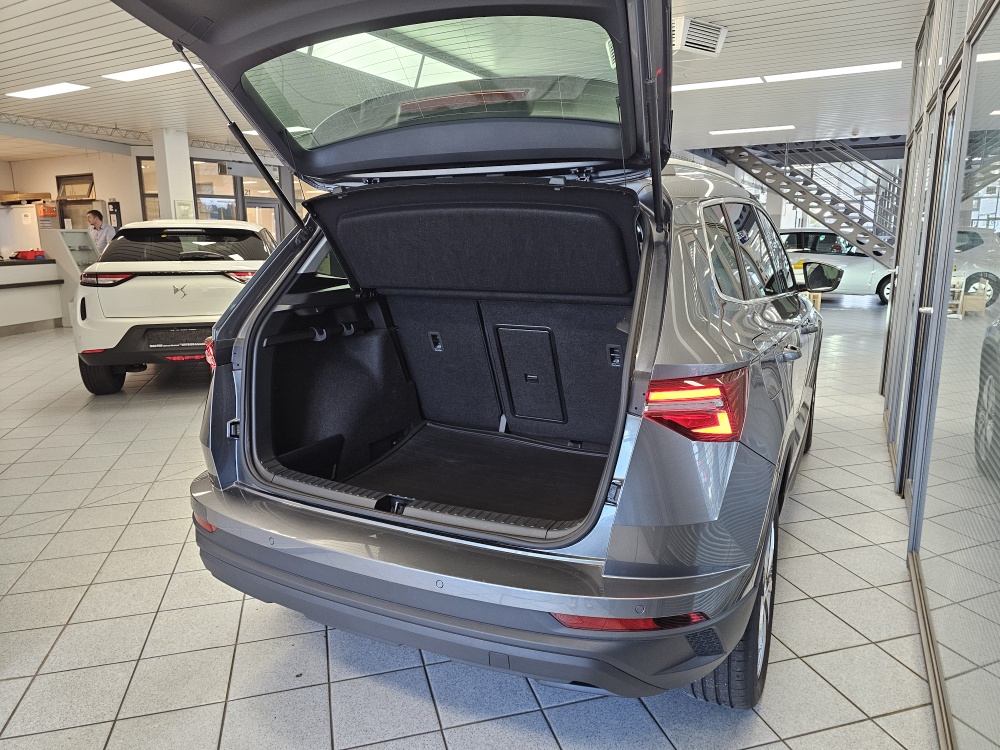 Skoda Karoq  bei Hoffmann Automobile in Wolfsburg kaufen und sofort mitnehmen - Bild 2
