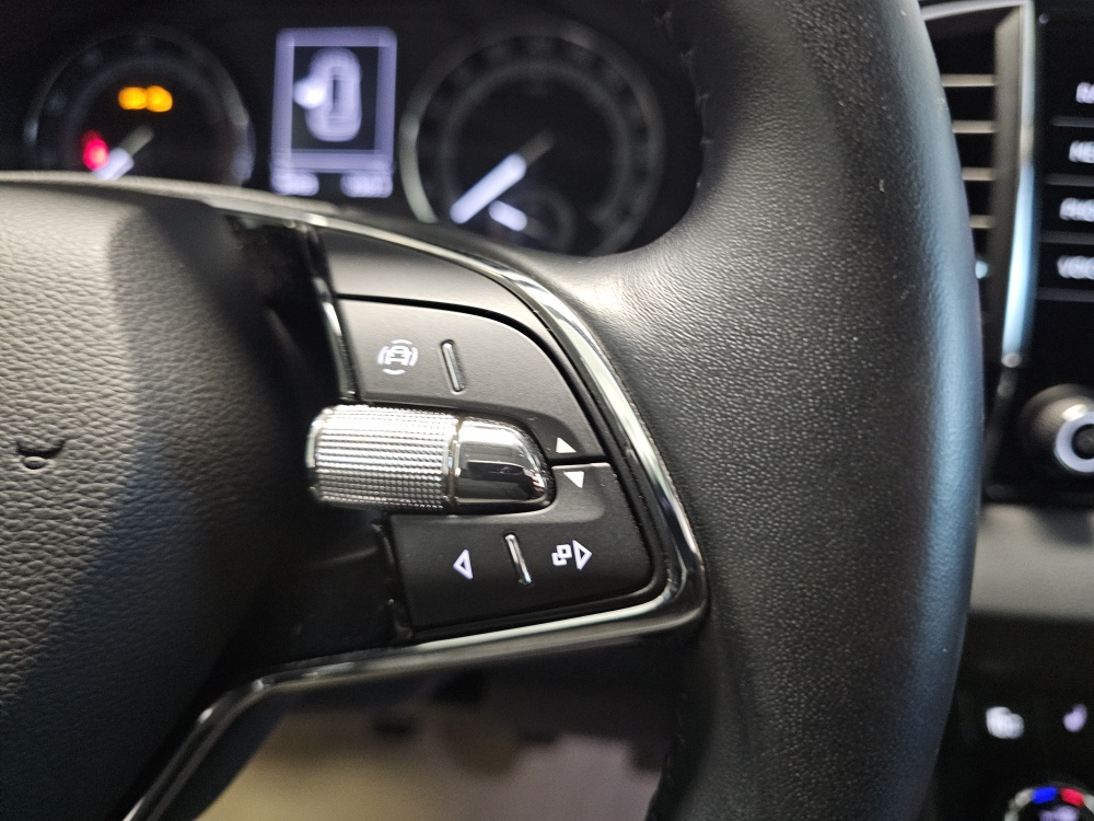 Skoda Karoq  bei Hoffmann Automobile in Wolfsburg kaufen und sofort mitnehmen - Bild 18
