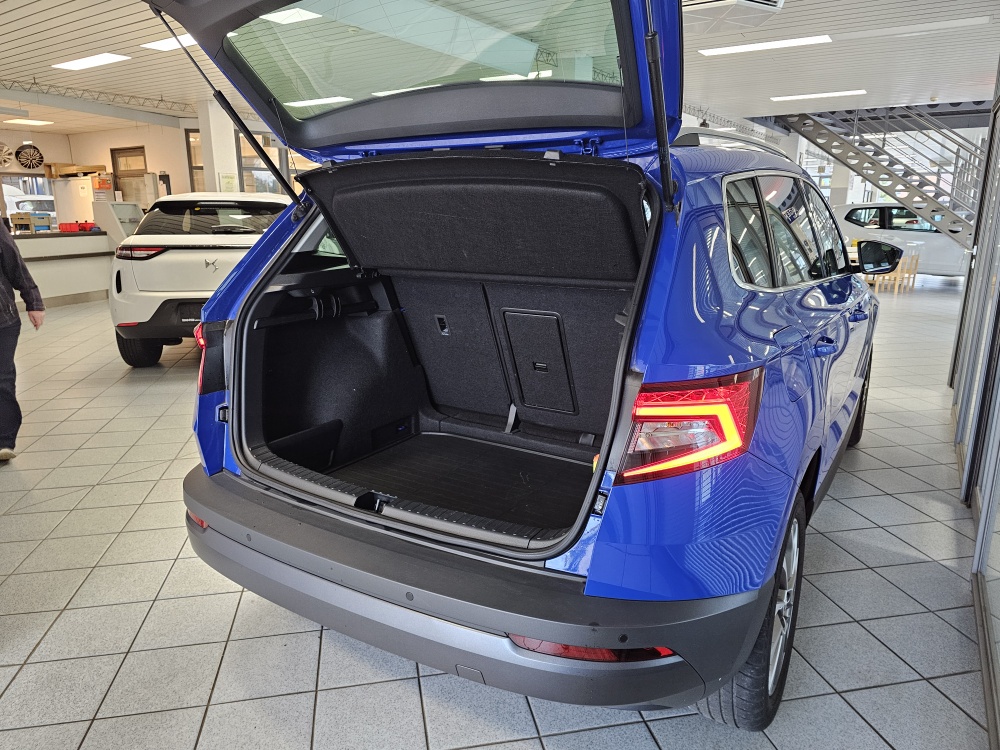 Skoda Karoq  bei Hoffmann Automobile in Wolfsburg kaufen und sofort mitnehmen - Bild 2
