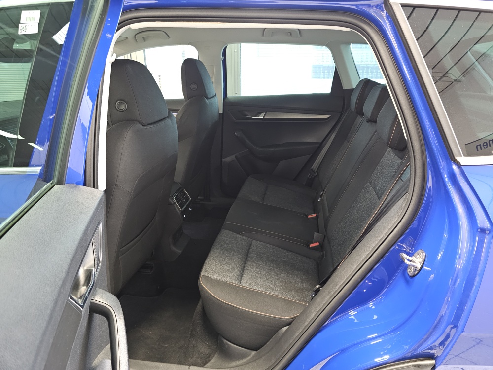 Skoda Karoq  bei Hoffmann Automobile in Wolfsburg kaufen und sofort mitnehmen - Bild 4