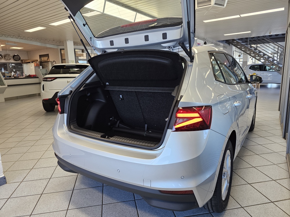 Skoda Fabia  bei Hoffmann Automobile in Wolfsburg kaufen und sofort mitnehmen - Bild 2