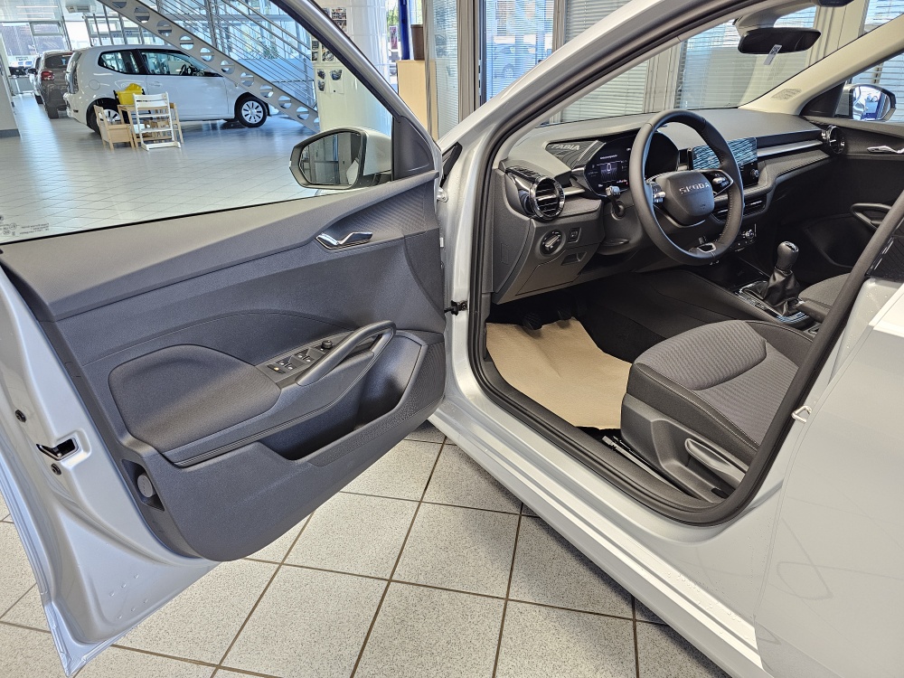 Skoda Fabia  bei Hoffmann Automobile in Wolfsburg kaufen und sofort mitnehmen - Bild 21