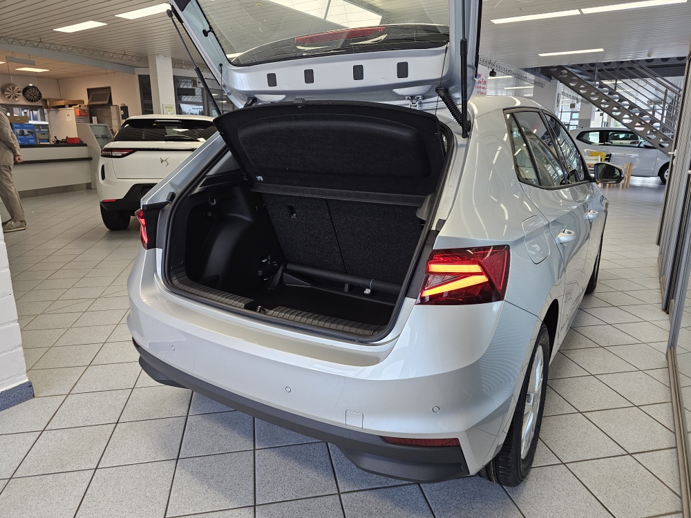 Skoda Fabia  bei Hoffmann Automobile in Wolfsburg kaufen und sofort mitnehmen - Bild 2