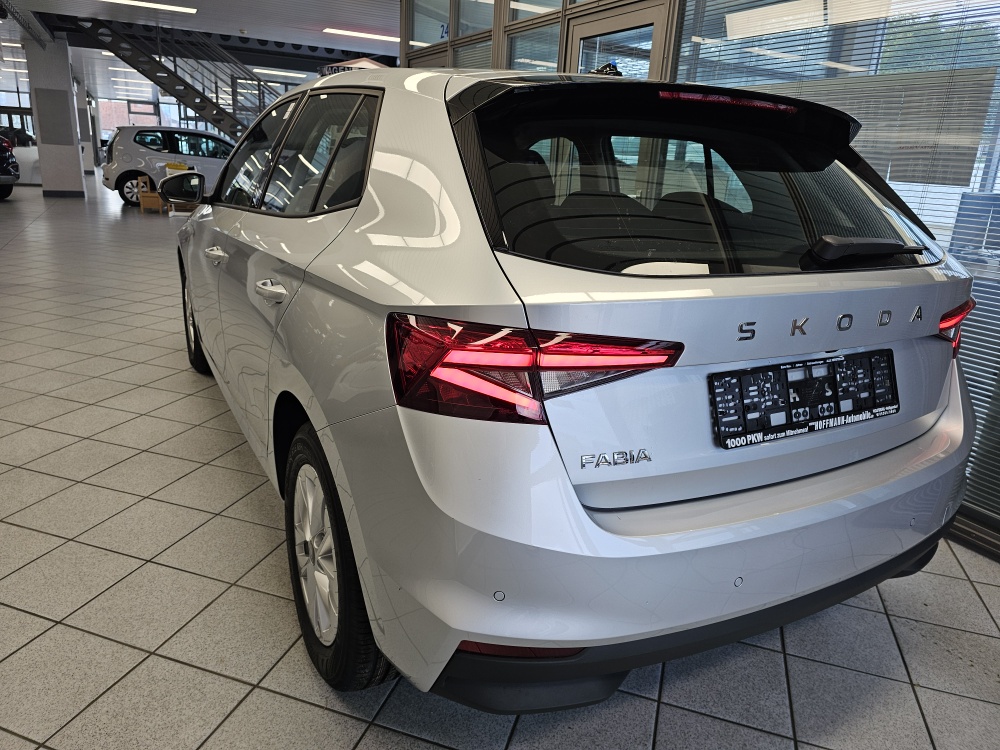 Skoda Fabia  bei Hoffmann Automobile in Wolfsburg kaufen und sofort mitnehmen - Bild 3
