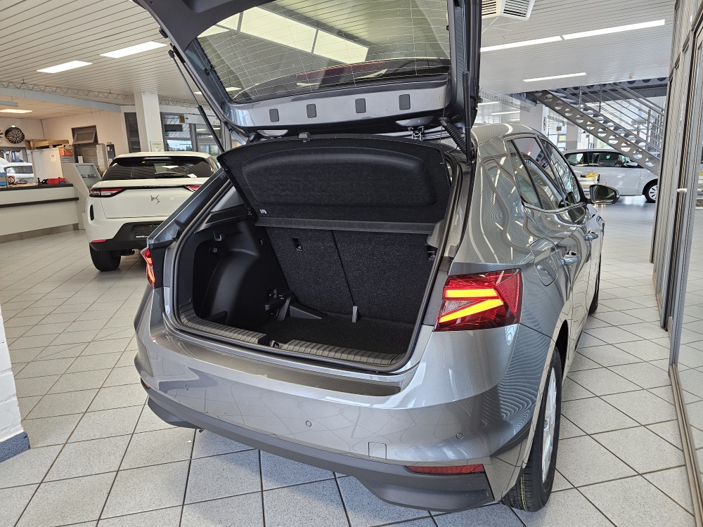 Skoda Fabia  bei Hoffmann Automobile in Wolfsburg kaufen und sofort mitnehmen - Bild 2