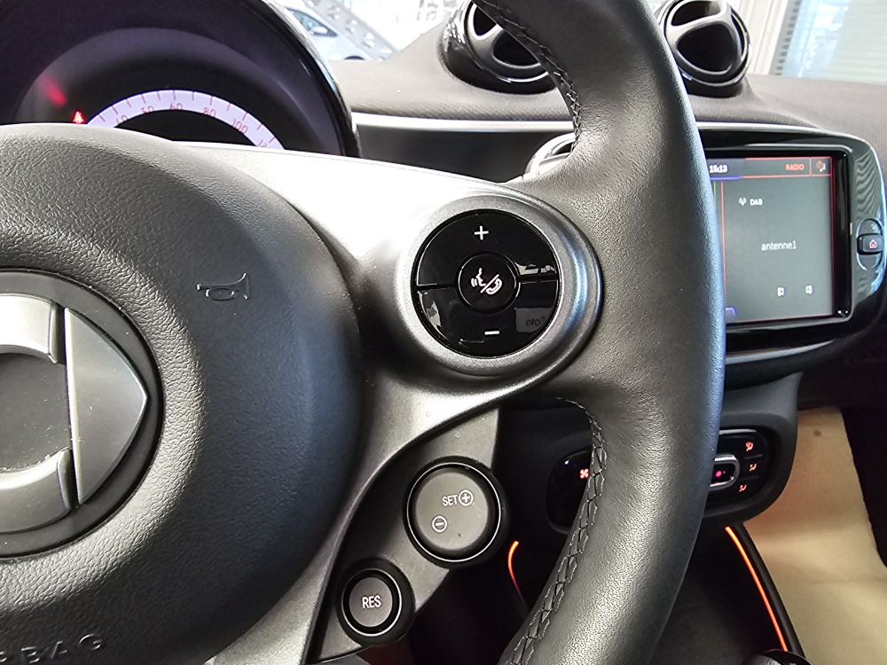 Smart fortwo  bei Hoffmann Automobile in Wolfsburg kaufen und sofort mitnehmen - Bild 13