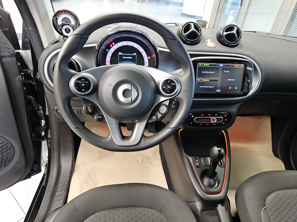 Smart fortwo  bei Hoffmann Automobile in Wolfsburg kaufen und sofort mitnehmen - Bild 16