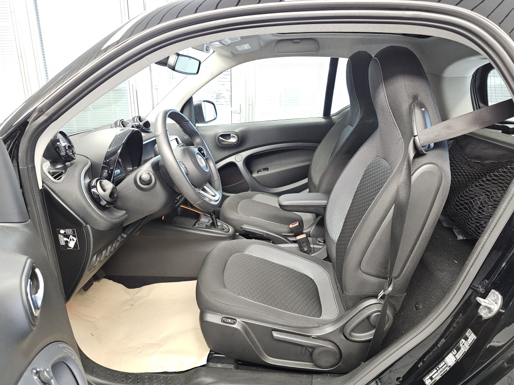 Smart fortwo  bei Hoffmann Automobile in Wolfsburg kaufen und sofort mitnehmen - Bild 18