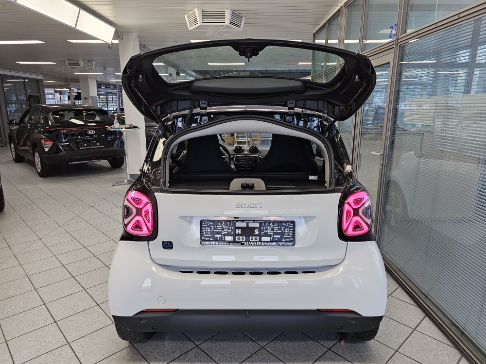 Smart fortwo  bei Hoffmann Automobile in Wolfsburg kaufen und sofort mitnehmen - Bild 4