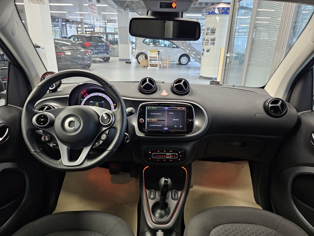 Smart fortwo  bei Hoffmann Automobile in Wolfsburg kaufen und sofort mitnehmen - Bild 7