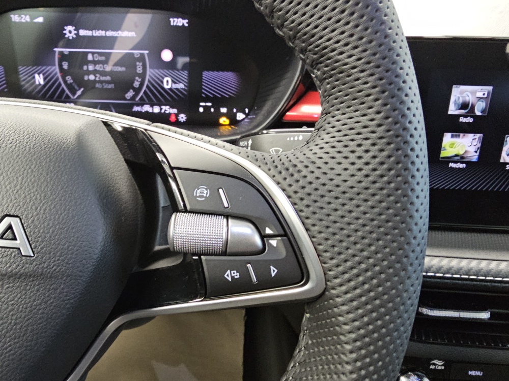 Skoda Fabia  bei Hoffmann Automobile in Wolfsburg kaufen und sofort mitnehmen - Bild 18