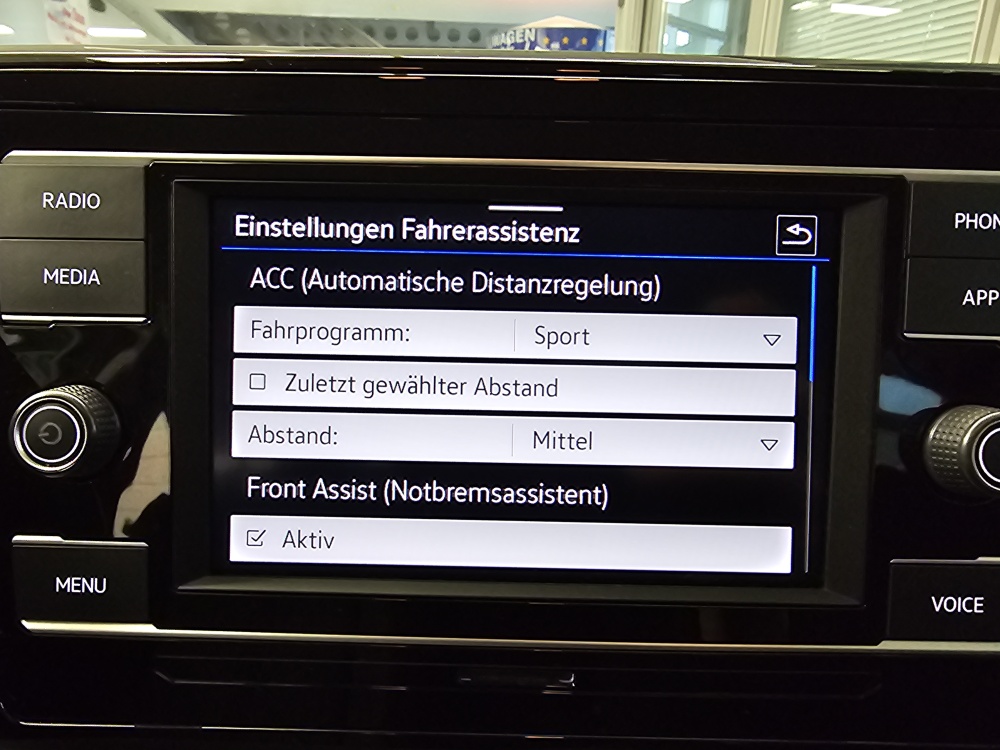 VW T-Roc  bei Hoffmann Automobile in Wolfsburg kaufen und sofort mitnehmen - Bild 12