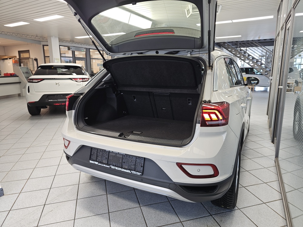 VW T-Roc  bei Hoffmann Automobile in Wolfsburg kaufen und sofort mitnehmen - Bild 2