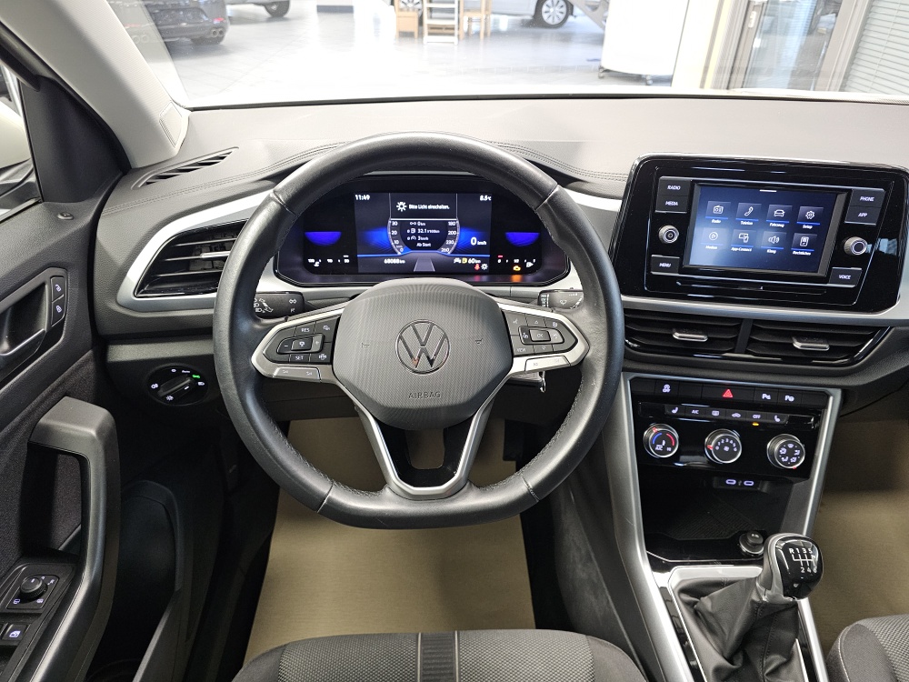 VW T-Roc  bei Hoffmann Automobile in Wolfsburg kaufen und sofort mitnehmen - Bild 21