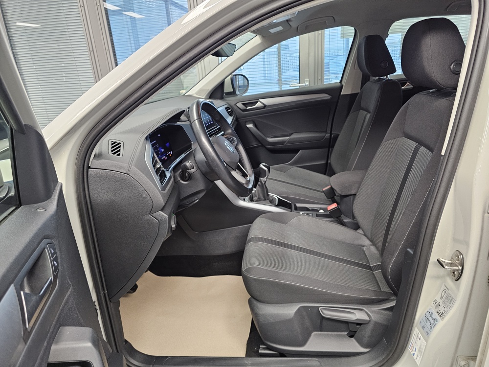 VW T-Roc  bei Hoffmann Automobile in Wolfsburg kaufen und sofort mitnehmen - Bild 23