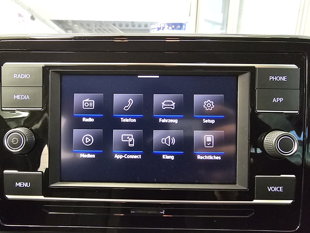 VW T-Roc  bei Hoffmann Automobile in Wolfsburg kaufen und sofort mitnehmen - Bild 9