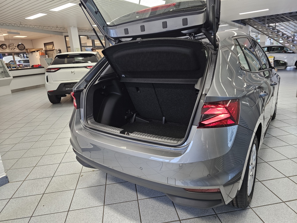 Skoda Fabia  bei Hoffmann Automobile in Wolfsburg kaufen und sofort mitnehmen - Bild 2